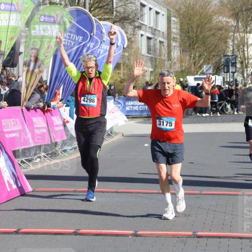12.04.2026 - 45. Internationalen Wilhelmsburger Insellauf Strokosch-Dieckow http://msf.ph/oto/9464283 12.04.2026 10:56:05 Ziel 3175, 4298, 5557 meine-sportfotos.de