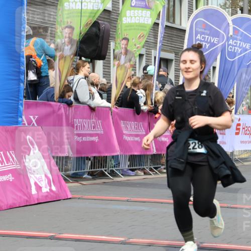 12.04.2026 - 45. Internationalen Wilhelmsburger Insellauf Strokosch-Dieckow http://msf.ph/oto/9464284 12.04.2026 13:14:49 Ziel 4228, 4573, 3360 meine-sportfotos.de