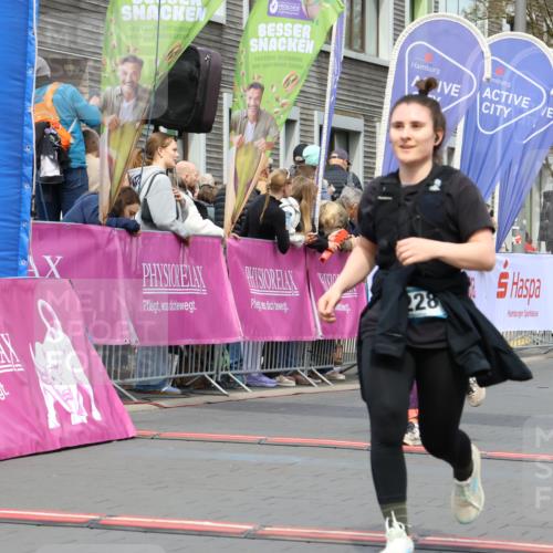 12.04.2026 - 45. Internationalen Wilhelmsburger Insellauf Strokosch-Dieckow http://msf.ph/oto/9464286 12.04.2026 13:14:49 Ziel 4228, 4573, 3360 meine-sportfotos.de