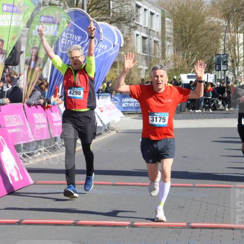 12.04.2026 - 45. Internationalen Wilhelmsburger Insellauf Strokosch-Dieckow http://msf.ph/oto/9464291 12.04.2026 10:56:05 Ziel 3175, 4298, 5557 meine-sportfotos.de