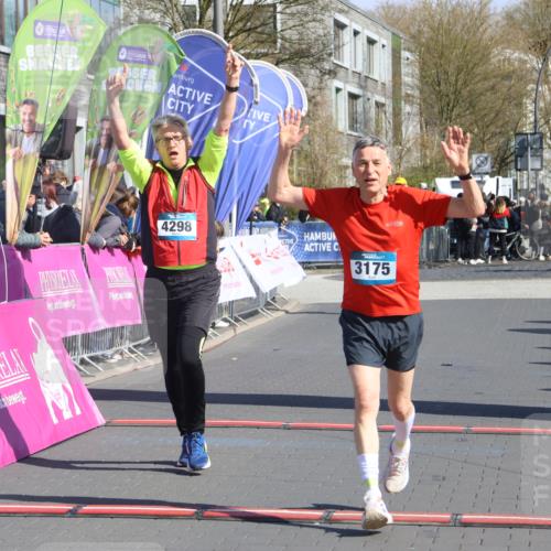 12.04.2026 - 45. Internationalen Wilhelmsburger Insellauf Strokosch-Dieckow http://msf.ph/oto/9464299 12.04.2026 10:56:06 Ziel 3175, 4298, 5557 meine-sportfotos.de