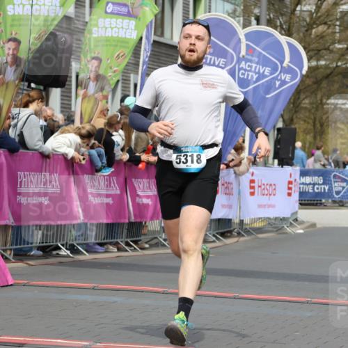 12.04.2026 - 45. Internationalen Wilhelmsburger Insellauf Strokosch-Dieckow http://msf.ph/oto/9464316 12.04.2026 13:14:35 Ziel 4716, 5318 meine-sportfotos.de