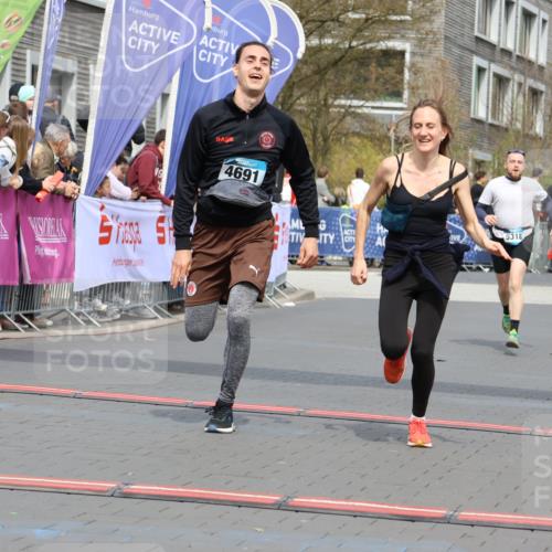 12.04.2026 - 45. Internationalen Wilhelmsburger Insellauf Strokosch-Dieckow http://msf.ph/oto/9464335 12.04.2026 13:14:32 Ziel 4716, 5318 meine-sportfotos.de