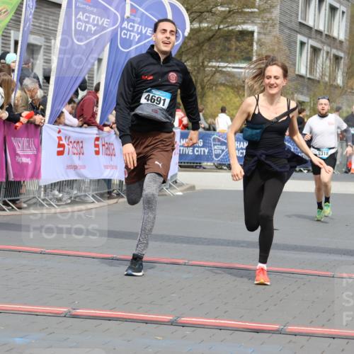 12.04.2026 - 45. Internationalen Wilhelmsburger Insellauf Strokosch-Dieckow http://msf.ph/oto/9464337 12.04.2026 13:14:32 Ziel 4716, 5318 meine-sportfotos.de