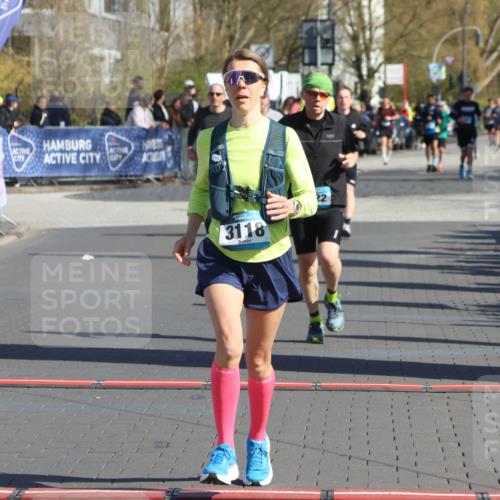 12.04.2026 - 45. Internationalen Wilhelmsburger Insellauf Strokosch-Dieckow http://msf.ph/oto/9464342 12.04.2026 10:56:15 Ziel 2349, 3118, 5822 meine-sportfotos.de