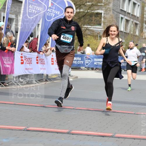 12.04.2026 - 45. Internationalen Wilhelmsburger Insellauf Strokosch-Dieckow http://msf.ph/oto/9464343 12.04.2026 13:14:32 Ziel 4716, 5318 meine-sportfotos.de