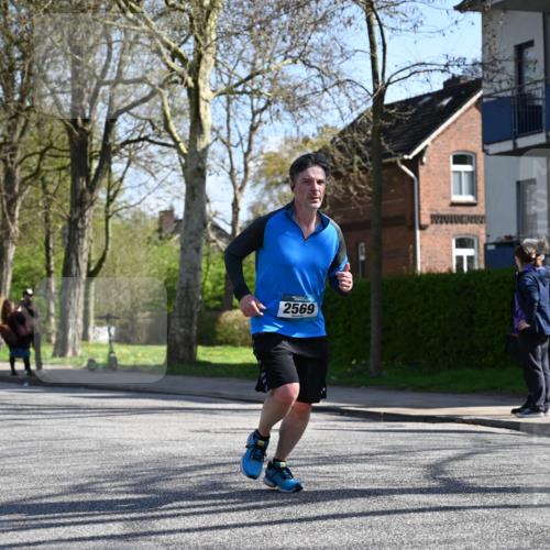 12.04.2026 - 45. Internationalen Wilhelmsburger Insellauf J. Mangold http://msf.ph/oto/9464358 12.04.2026 10:54:27 Ziel 3580, 3596, 4131, 2569, 4389, 4390, 2701, 4687, 3818, 4711, 2088, 5660, 5317, 2821, 2855, 4585, 2324, 4636, 5006 meine-sportfotos.de