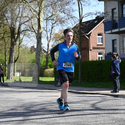 12.04.2026 - 45. Internationalen Wilhelmsburger Insellauf J. Mangold http://msf.ph/oto/9464359 12.04.2026 10:54:27 Ziel 3580, 3596, 4131, 2569, 4389, 4390, 2701, 4687, 3818, 4711, 2088, 5660, 5317, 2821, 2855, 4585, 2324, 4636, 5006 meine-sportfotos.de
