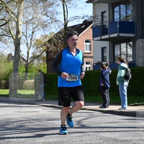 12.04.2026 - 45. Internationalen Wilhelmsburger Insellauf J. Mangold http://msf.ph/oto/9464363 12.04.2026 10:54:27 Ziel 3580, 3596, 4131, 2569, 4389, 4390, 2701, 4687, 3818, 4711, 2088, 5660, 5317, 2821, 2855, 4585, 2324, 4636, 5006 meine-sportfotos.de