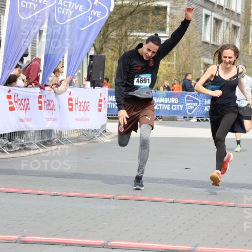12.04.2026 - 45. Internationalen Wilhelmsburger Insellauf Strokosch-Dieckow http://msf.ph/oto/9464367 12.04.2026 13:14:31 Ziel 5790, 4716, 5318 meine-sportfotos.de