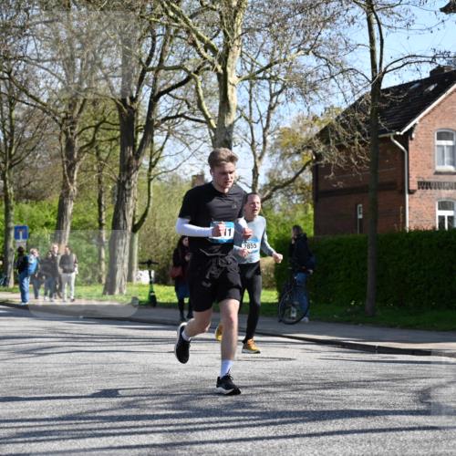 12.04.2026 - 45. Internationalen Wilhelmsburger Insellauf J. Mangold http://msf.ph/oto/9464370 12.04.2026 10:54:43 Ziel 4687, 3818, 4711, 2088, 5660, 5317, 2821, 2855, 4585, 2324, 4636, 5006, 5333, 4056, 5334, 4197, 4197, 5747, 5773, 5835, 5268, 4500 meine-sportfotos.de