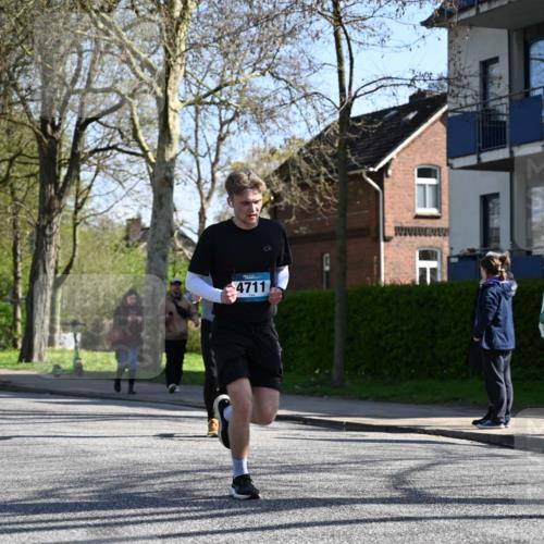 12.04.2026 - 45. Internationalen Wilhelmsburger Insellauf J. Mangold http://msf.ph/oto/9464377 12.04.2026 10:54:43 Ziel 4687, 3818, 4711, 2088, 5660, 5317, 2821, 2855, 4585, 2324, 4636, 5006, 5333, 4056, 5334, 4197, 4197, 5747, 5773, 5835, 5268, 4500 meine-sportfotos.de