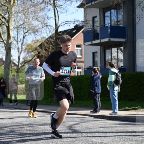12.04.2026 - 45. Internationalen Wilhelmsburger Insellauf J. Mangold http://msf.ph/oto/9464385 12.04.2026 10:54:43 Ziel 4687, 3818, 4711, 2088, 5660, 5317, 2821, 2855, 4585, 2324, 4636, 5006, 5333, 4056, 5334, 4197, 4197, 5747, 5773, 5835, 5268, 4500 meine-sportfotos.de