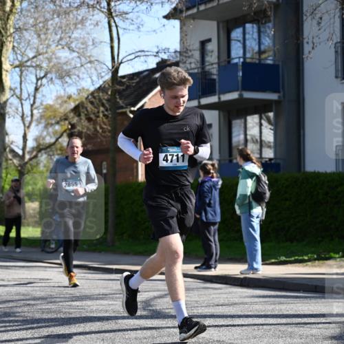 12.04.2026 - 45. Internationalen Wilhelmsburger Insellauf J. Mangold http://msf.ph/oto/9464388 12.04.2026 10:54:44 Ziel 4687, 3818, 4711, 2088, 5660, 5317, 2821, 2821, 2855, 4585, 2324, 4636, 5006, 5333, 4056, 5334, 4197, 5747, 5773, 5835, 5268, 4500 meine-sportfotos.de