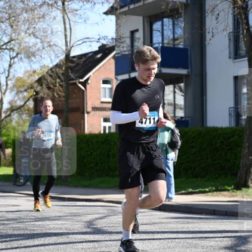 12.04.2026 - 45. Internationalen Wilhelmsburger Insellauf J. Mangold http://msf.ph/oto/9464391 12.04.2026 10:54:44 Ziel 4687, 3818, 4711, 2088, 5660, 5317, 2821, 2821, 2855, 4585, 2324, 4636, 5006, 5333, 4056, 5334, 4197, 5747, 5773, 5835, 5268, 4500 meine-sportfotos.de