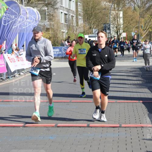 12.04.2026 - 45. Internationalen Wilhelmsburger Insellauf Strokosch-Dieckow http://msf.ph/oto/9464398 12.04.2026 10:56:22 Ziel 3488, 2797, 2796, 2921, 2808 meine-sportfotos.de