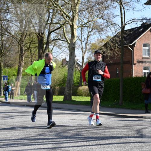 12.04.2026 - 45. Internationalen Wilhelmsburger Insellauf J. Mangold http://msf.ph/oto/9464399 12.04.2026 10:54:49 Ziel 4687, 3818, 4711, 2088, 5660, 5317, 2821, 2855, 4585, 2324, 2324, 4636, 5006, 5333, 4056, 5334, 4197, 5747, 5747, 5773, 5835, 5268, 4500 meine-sportfotos.de