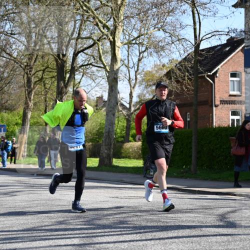 12.04.2026 - 45. Internationalen Wilhelmsburger Insellauf J. Mangold http://msf.ph/oto/9464400 12.04.2026 10:54:49 Ziel 4687, 3818, 4711, 2088, 5660, 5317, 2821, 2855, 4585, 2324, 2324, 4636, 5006, 5333, 4056, 5334, 4197, 5747, 5747, 5773, 5835, 5268, 4500 meine-sportfotos.de