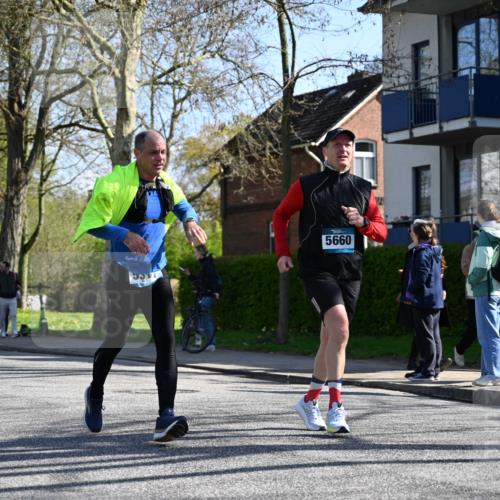 12.04.2026 - 45. Internationalen Wilhelmsburger Insellauf J. Mangold http://msf.ph/oto/9464409 12.04.2026 10:54:50 Ziel 4687, 3818, 4711, 2088, 5660, 5317, 2821, 2855, 4585, 2324, 4636, 5006, 4636, 5006, 5333, 4056, 5334, 4197, 5747, 5773, 5835, 5268, 4500 meine-sportfotos.de