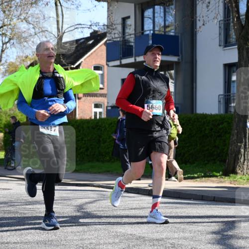 12.04.2026 - 45. Internationalen Wilhelmsburger Insellauf J. Mangold http://msf.ph/oto/9464417 12.04.2026 10:54:50 Ziel 4687, 3818, 4711, 2088, 5660, 5317, 2821, 2855, 4585, 2324, 4636, 5006, 4636, 5006, 5333, 4056, 5334, 4197, 5747, 5773, 5835, 5268, 4500 meine-sportfotos.de