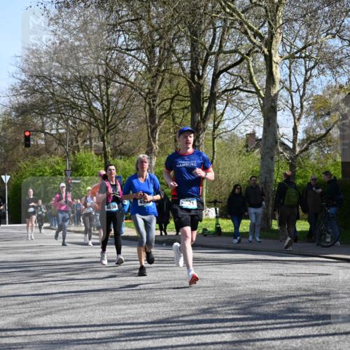 12.04.2026 - 45. Internationalen Wilhelmsburger Insellauf J. Mangold http://msf.ph/oto/9464425 12.04.2026 10:54:57 Ziel 4711, 2088, 5660, 5317, 2821, 2855, 4585, 2324, 4636, 5006, 5333, 4056, 5334, 4197, 5747, 5773, 5835, 5268, 4500, 4714 meine-sportfotos.de