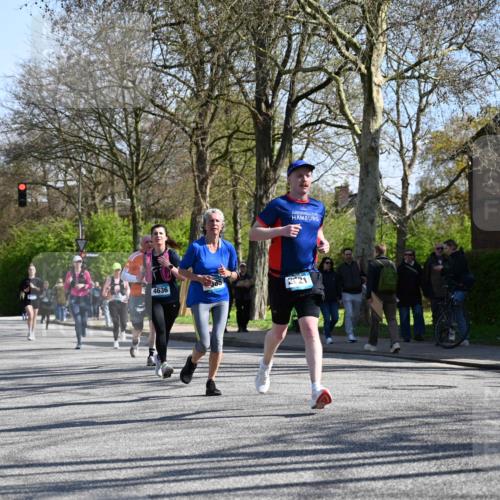 12.04.2026 - 45. Internationalen Wilhelmsburger Insellauf J. Mangold http://msf.ph/oto/9464427 12.04.2026 10:54:57 Ziel 4711, 2088, 5660, 5317, 2821, 2855, 4585, 2324, 4636, 5006, 5333, 4056, 5334, 4197, 5747, 5773, 5835, 5268, 4500, 4714 meine-sportfotos.de