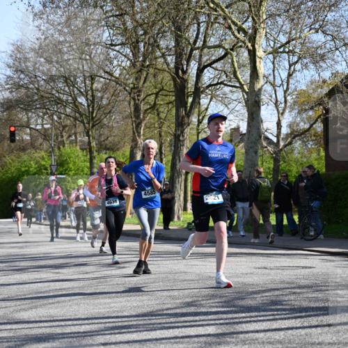12.04.2026 - 45. Internationalen Wilhelmsburger Insellauf J. Mangold http://msf.ph/oto/9464428 12.04.2026 10:54:57 Ziel 4711, 2088, 5660, 5317, 2821, 2855, 4585, 2324, 4636, 5006, 5333, 4056, 5334, 4197, 5747, 5773, 5835, 5268, 4500, 4714 meine-sportfotos.de