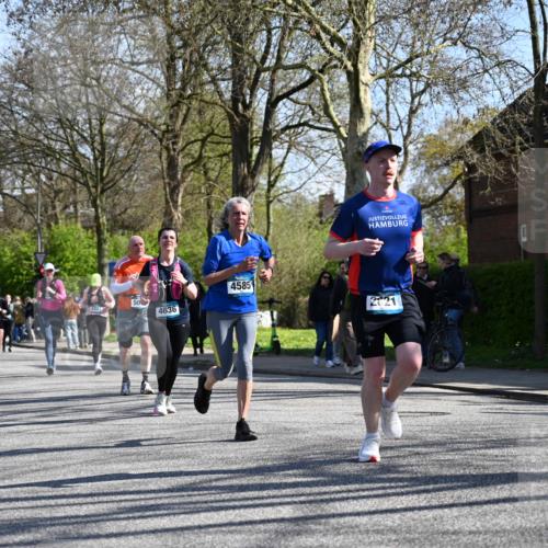 12.04.2026 - 45. Internationalen Wilhelmsburger Insellauf J. Mangold http://msf.ph/oto/9464436 12.04.2026 10:54:58 Ziel 2088, 5660, 5317, 2821, 2855, 4585, 2324, 4636, 5006, 5333, 4056, 5334, 4197, 5747, 5773, 5835, 5268, 4500, 4714 meine-sportfotos.de