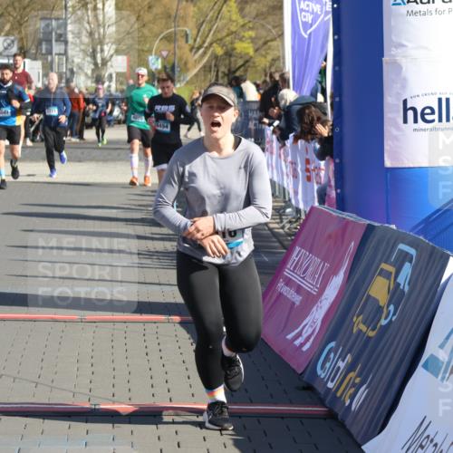 12.04.2026 - 45. Internationalen Wilhelmsburger Insellauf Strokosch-Dieckow http://msf.ph/oto/9464446 12.04.2026 10:56:28 Ziel 2921, 2808, 3916 meine-sportfotos.de