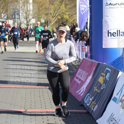 12.04.2026 - 45. Internationalen Wilhelmsburger Insellauf Strokosch-Dieckow http://msf.ph/oto/9464450 12.04.2026 10:56:28 Ziel 2921, 2808, 3916 meine-sportfotos.de