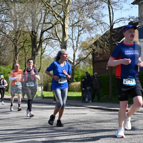 12.04.2026 - 45. Internationalen Wilhelmsburger Insellauf J. Mangold http://msf.ph/oto/9464451 12.04.2026 10:54:58 Ziel 2088, 5660, 5317, 2821, 2855, 4585, 2324, 4636, 5006, 5333, 4056, 5334, 4197, 5747, 5773, 5835, 5268, 4500, 4714 meine-sportfotos.de