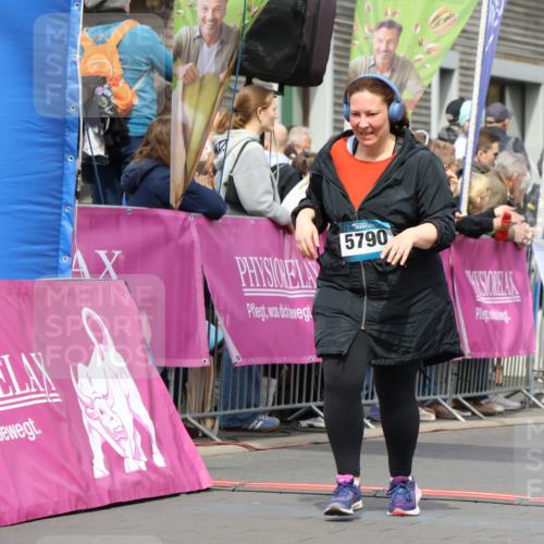 12.04.2026 - 45. Internationalen Wilhelmsburger Insellauf Strokosch-Dieckow http://msf.ph/oto/9464454 12.04.2026 13:14:27 Ziel 5790 meine-sportfotos.de