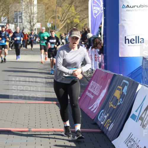 12.04.2026 - 45. Internationalen Wilhelmsburger Insellauf Strokosch-Dieckow http://msf.ph/oto/9464455 12.04.2026 10:56:28 Ziel 2921, 2808, 3916 meine-sportfotos.de