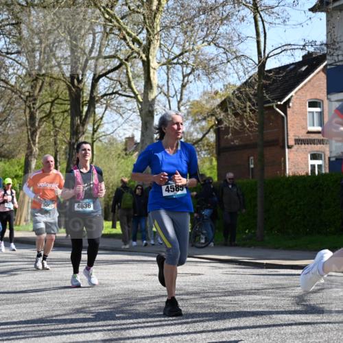 12.04.2026 - 45. Internationalen Wilhelmsburger Insellauf J. Mangold http://msf.ph/oto/9464456 12.04.2026 10:54:59 Ziel 2088, 5660, 5317, 2821, 2855, 4585, 2324, 4636, 5006, 5333, 4056, 5334, 4197, 5747, 5773, 5835, 5268, 4500, 4714 meine-sportfotos.de