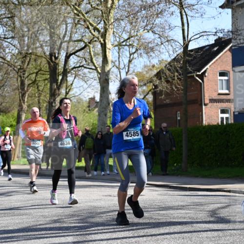 12.04.2026 - 45. Internationalen Wilhelmsburger Insellauf J. Mangold http://msf.ph/oto/9464457 12.04.2026 10:54:59 Ziel 2088, 5660, 5317, 2821, 2855, 4585, 2324, 4636, 5006, 5333, 4056, 5334, 4197, 5747, 5773, 5835, 5268, 4500, 4714 meine-sportfotos.de
