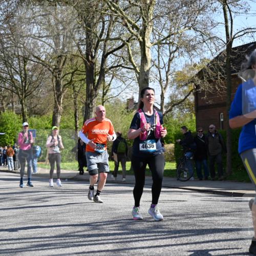 12.04.2026 - 45. Internationalen Wilhelmsburger Insellauf J. Mangold http://msf.ph/oto/9464459 12.04.2026 10:54:59 Ziel 2088, 5660, 5317, 2821, 2855, 4585, 2324, 4636, 5006, 5333, 4056, 5334, 4197, 5747, 5773, 5835, 5268, 4500, 4714 meine-sportfotos.de