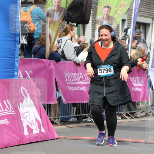 12.04.2026 - 45. Internationalen Wilhelmsburger Insellauf Strokosch-Dieckow http://msf.ph/oto/9464461 12.04.2026 13:14:27 Ziel 5790 meine-sportfotos.de