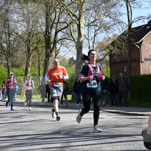 12.04.2026 - 45. Internationalen Wilhelmsburger Insellauf J. Mangold http://msf.ph/oto/9464463 12.04.2026 10:55:00 Ziel 2088, 5660, 5317, 2821, 2855, 4585, 2324, 4636, 5006, 5333, 4056, 5334, 4197, 5747, 5773, 5835, 5268, 4500, 4714 meine-sportfotos.de
