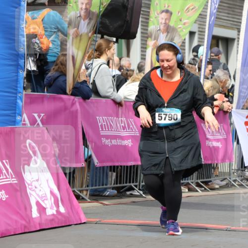 12.04.2026 - 45. Internationalen Wilhelmsburger Insellauf Strokosch-Dieckow http://msf.ph/oto/9464469 12.04.2026 13:14:27 Ziel 5790 meine-sportfotos.de