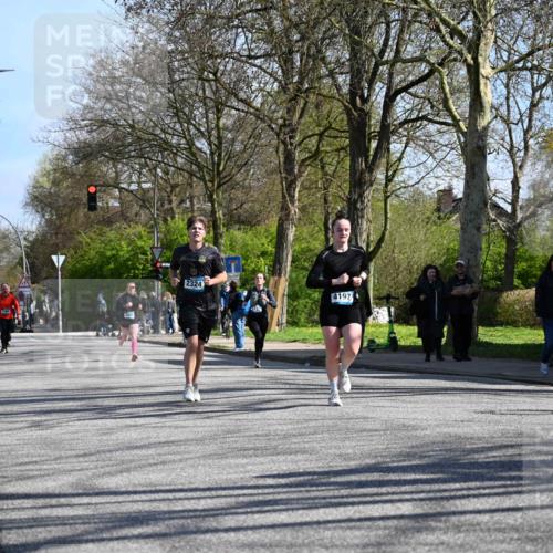 12.04.2026 - 45. Internationalen Wilhelmsburger Insellauf J. Mangold http://msf.ph/oto/9464503 12.04.2026 10:55:04 Ziel 5660, 5317, 2821, 2855, 4585, 2324, 4636, 5006, 5333, 4056, 5334, 4197, 5747, 5773, 5835, 5268, 4500, 4714, 3175, 4298, 5557 meine-sportfotos.de