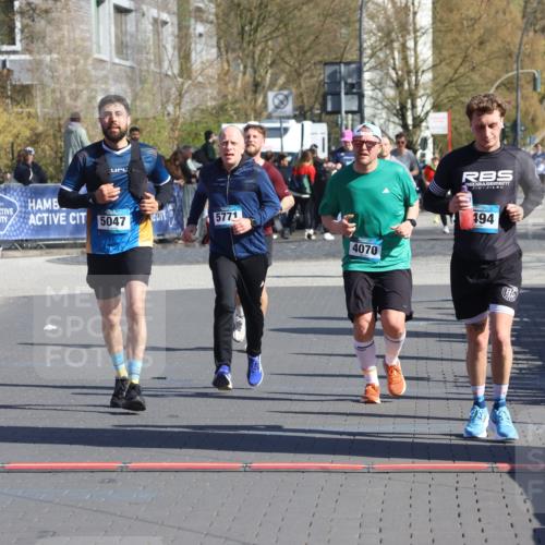12.04.2026 - 45. Internationalen Wilhelmsburger Insellauf Strokosch-Dieckow http://msf.ph/oto/9464505 12.04.2026 10:56:34 Ziel 4494, 5047, 4070, 5771, 4549 meine-sportfotos.de
