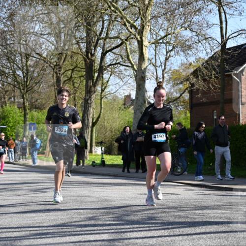 12.04.2026 - 45. Internationalen Wilhelmsburger Insellauf J. Mangold http://msf.ph/oto/9464512 12.04.2026 10:55:05 Ziel 5660, 5317, 2821, 2855, 4585, 2324, 4636, 5006, 5333, 4056, 5334, 4197, 5747, 5773, 5835, 5773, 5835, 5268, 4500, 4714, 3175, 4298, 5557 meine-sportfotos.de
