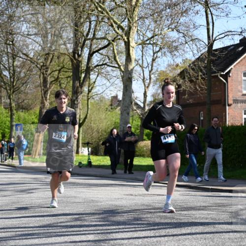 12.04.2026 - 45. Internationalen Wilhelmsburger Insellauf J. Mangold http://msf.ph/oto/9464516 12.04.2026 10:55:05 Ziel 5660, 5317, 2821, 2855, 4585, 2324, 4636, 5006, 5333, 4056, 5334, 4197, 5747, 5773, 5835, 5773, 5835, 5268, 4500, 4714, 3175, 4298, 5557 meine-sportfotos.de