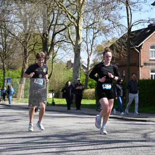 12.04.2026 - 45. Internationalen Wilhelmsburger Insellauf J. Mangold http://msf.ph/oto/9464518 12.04.2026 10:55:05 Ziel 5660, 5317, 2821, 2855, 4585, 2324, 4636, 5006, 5333, 4056, 5334, 4197, 5747, 5773, 5835, 5773, 5835, 5268, 4500, 4714, 3175, 4298, 5557 meine-sportfotos.de