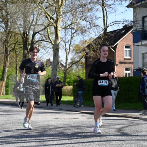 12.04.2026 - 45. Internationalen Wilhelmsburger Insellauf J. Mangold http://msf.ph/oto/9464524 12.04.2026 10:55:06 Ziel 2821, 2855, 4585, 2324, 4636, 5006, 5333, 4056, 5334, 4197, 5747, 5773, 5835, 5268, 4500, 5268, 4500, 4714, 3175, 4298, 5557 meine-sportfotos.de