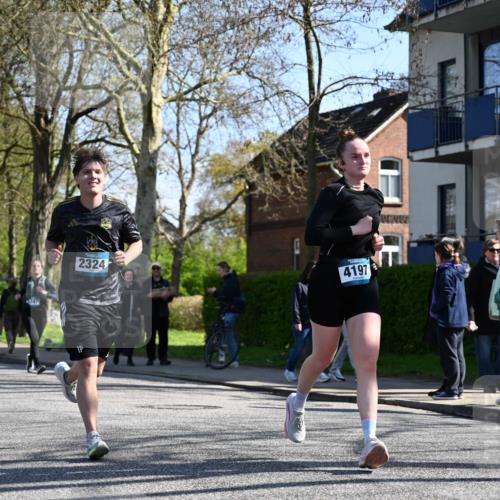 12.04.2026 - 45. Internationalen Wilhelmsburger Insellauf J. Mangold http://msf.ph/oto/9464528 12.04.2026 10:55:06 Ziel 2821, 2855, 4585, 2324, 4636, 5006, 5333, 4056, 5334, 4197, 5747, 5773, 5835, 5268, 4500, 5268, 4500, 4714, 3175, 4298, 5557 meine-sportfotos.de