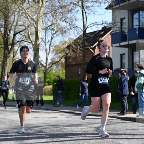 12.04.2026 - 45. Internationalen Wilhelmsburger Insellauf J. Mangold http://msf.ph/oto/9464529 12.04.2026 10:55:06 Ziel 2821, 2855, 4585, 2324, 4636, 5006, 5333, 4056, 5334, 4197, 5747, 5773, 5835, 5268, 4500, 5268, 4500, 4714, 3175, 4298, 5557 meine-sportfotos.de
