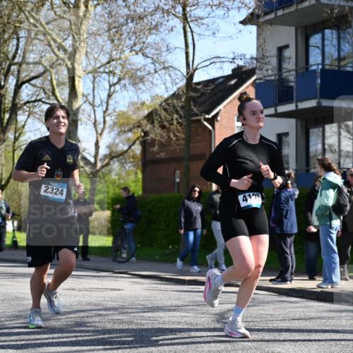 12.04.2026 - 45. Internationalen Wilhelmsburger Insellauf J. Mangold http://msf.ph/oto/9464532 12.04.2026 10:55:06 Ziel 2821, 2855, 4585, 2324, 4636, 5006, 5333, 4056, 5334, 4197, 5747, 5773, 5835, 5268, 4500, 5268, 4500, 4714, 3175, 4298, 5557 meine-sportfotos.de