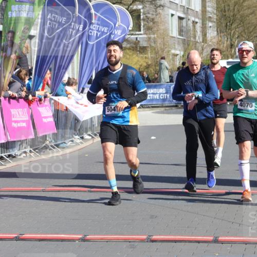12.04.2026 - 45. Internationalen Wilhelmsburger Insellauf Strokosch-Dieckow http://msf.ph/oto/9464543 12.04.2026 10:56:36 Ziel 4494, 5047, 4070, 5771, 4549 meine-sportfotos.de