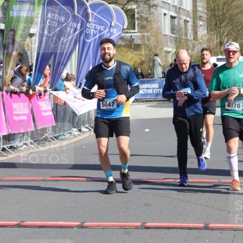 12.04.2026 - 45. Internationalen Wilhelmsburger Insellauf Strokosch-Dieckow http://msf.ph/oto/9464547 12.04.2026 10:56:36 Ziel 4494, 5047, 4070, 5771, 4549 meine-sportfotos.de